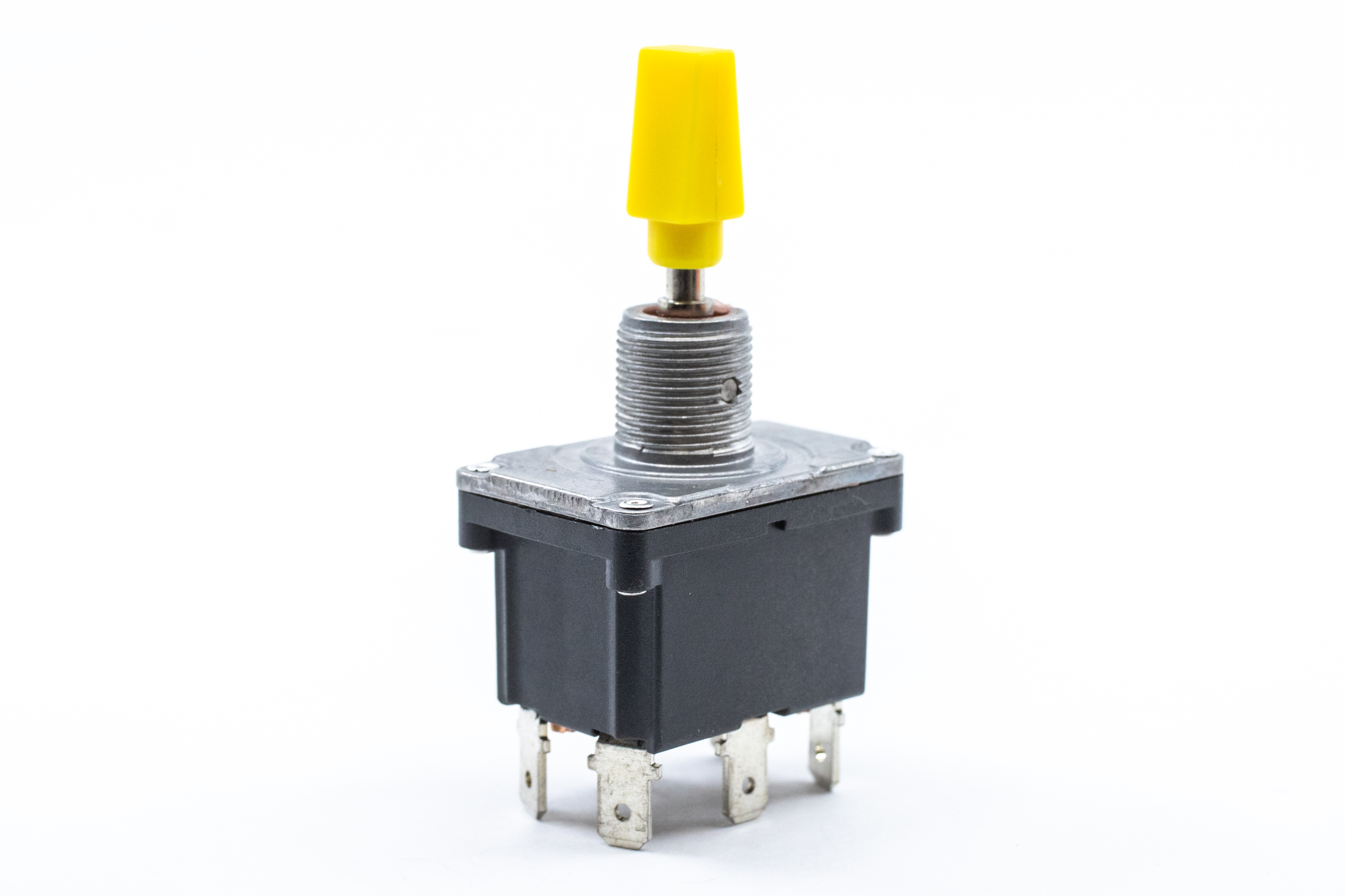 ST4 Series High Current, Sealed, Power Toggle Switch